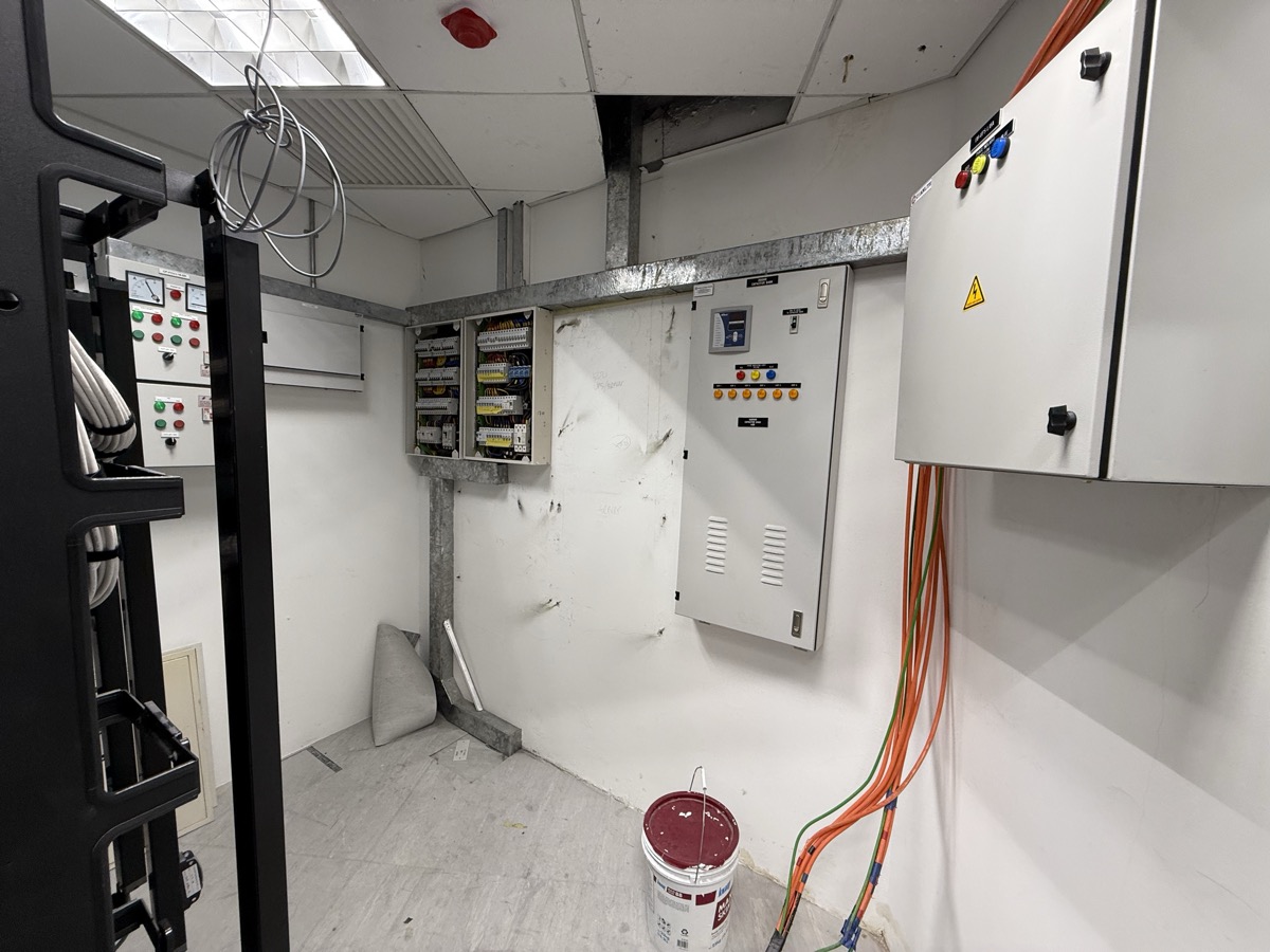 Lighting circuit installation